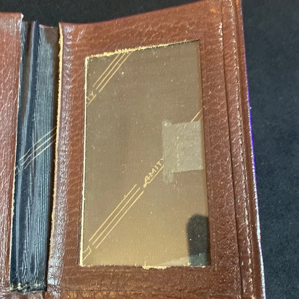 Amity cowhide leather mans wallet